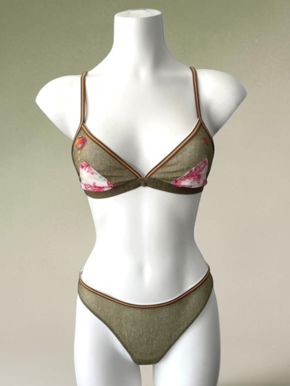 6IXTY 8IGHT BRA PANTY SET 36B MEDIUM